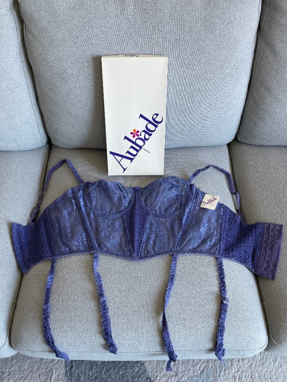 VINTAGE AUBADE Purple Lace Guêpière Bustier Garter Collection 288 FR 95C US 36 C
